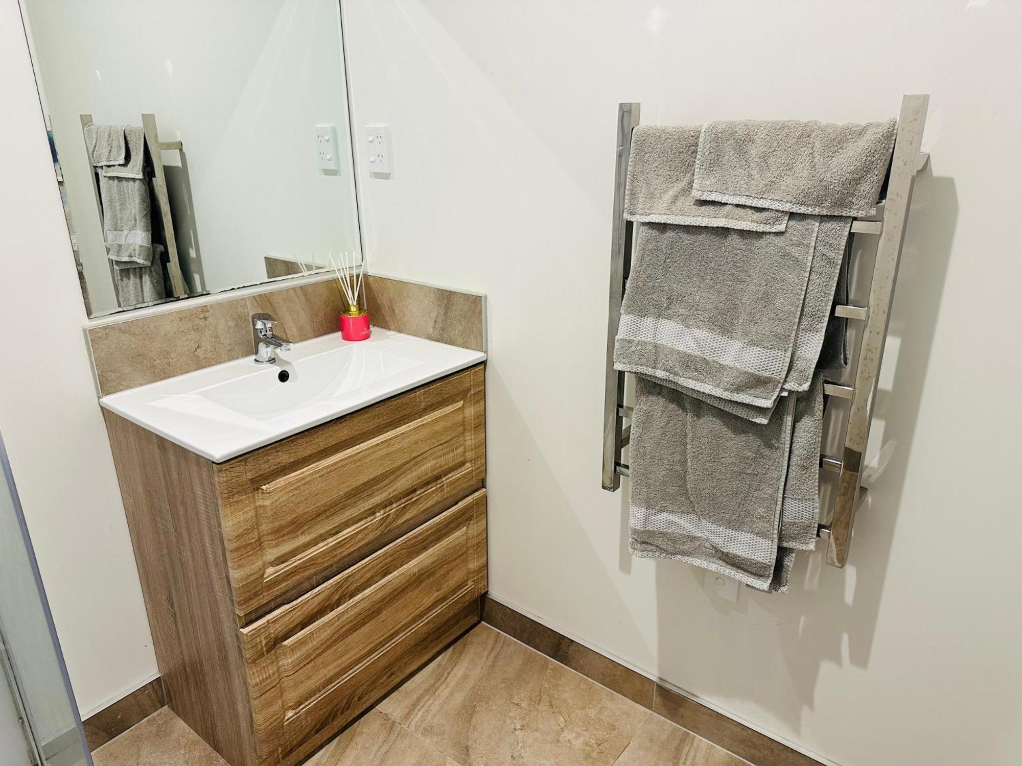 Otahuhu Town Centre Brand New Apartment 8B Auckland Eksteriør bilde